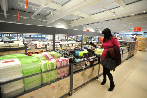 Радно време за празник: Тржни центри отворени, паркирање бесплатно